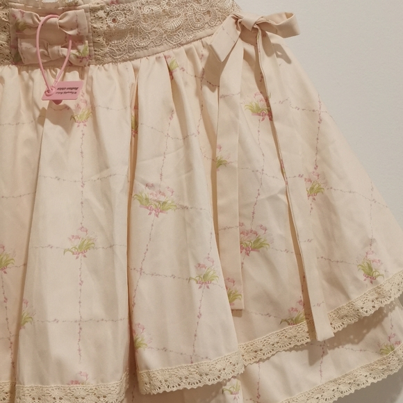 🌸 Floral Layered Skirt 🌸 - Picture 4 of 7